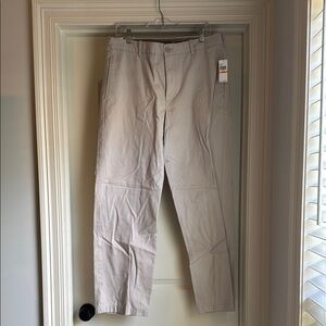 Izod Men's Light Khaki Chinos